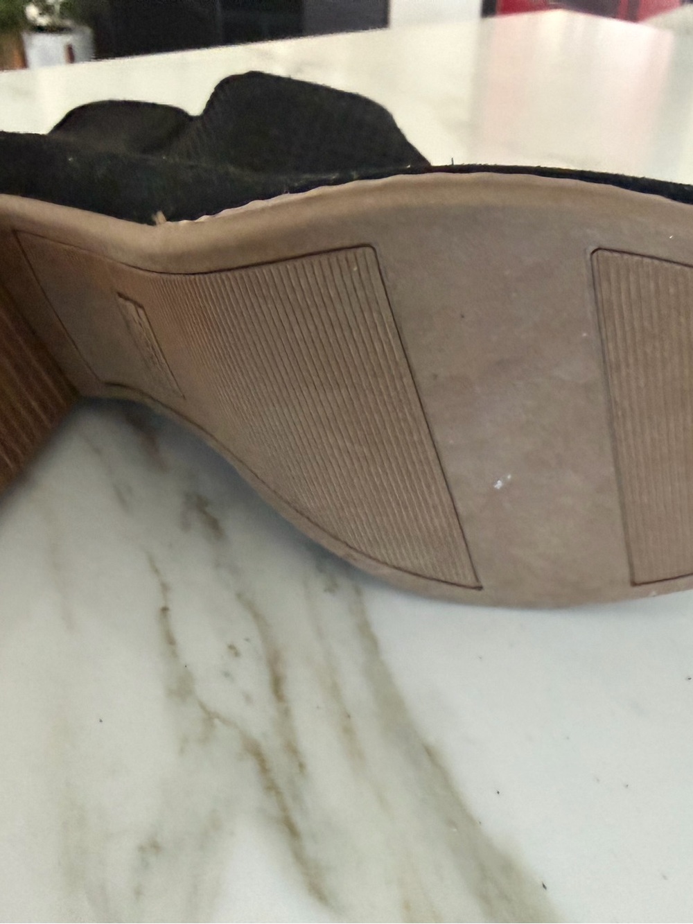 TOMS - Picture 3 of 3